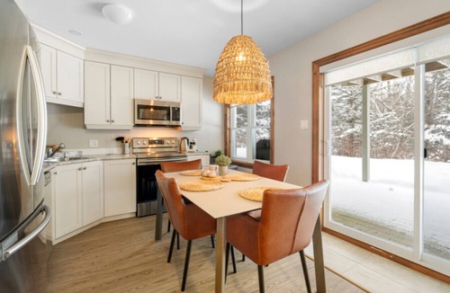 Mont-Tremblant House | Spacious 3-Story Golfside Townhouse with Pool Access – Aiglon 1614