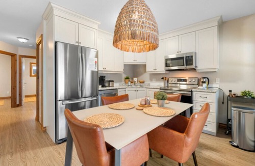 Mont-Tremblant House | Spacious 3-Story Golfside Townhouse with Pool Access – Aiglon 1614