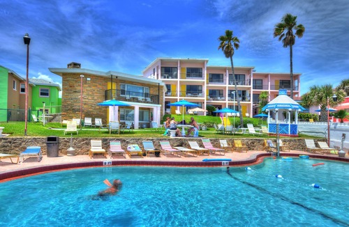 Cate Gray Villa | Spacious 3 Bedrm/2 Bath OceanFront Apt w/Large Balcony Overlooking Pool