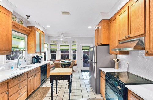 Saint Simons Heights House | Spacious 3 bed/2.5 bath Home - 1.8 miles to Beach!