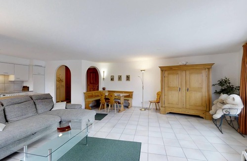 Silvaplana Apartment | Spacious 3½-room apartment on the second floor, ca.