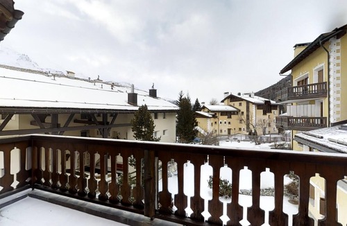 Silvaplana Apartment | Spacious 3½-room apartment on the second floor, ca.