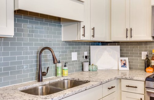 Durham House | Spacious 3B- Home Dog-Friendly w/Fence Yard Near Duke/NCCU