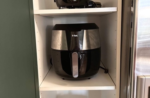 Etobicoke House | Spacious 3BD Bungalow with Heated Pool