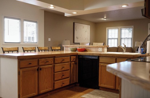 Manito House | Spacious 3BDR Across from Manito Park