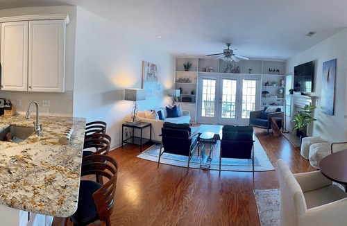 Cary Condo | Spacious 3bdrm lake view condo close to EVERYTHING!