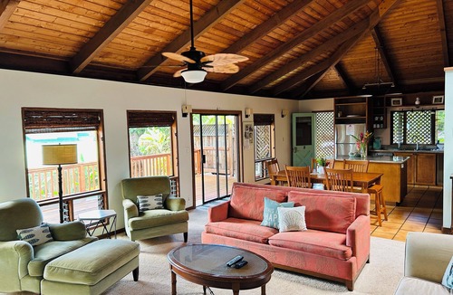 Pauwela House | Spacious 3br/1ba home, A/C & WiFi