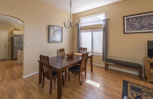 Northeast Heights House | Spacious 3BR/2.5BA Mountain Getaway in Sandia Heights