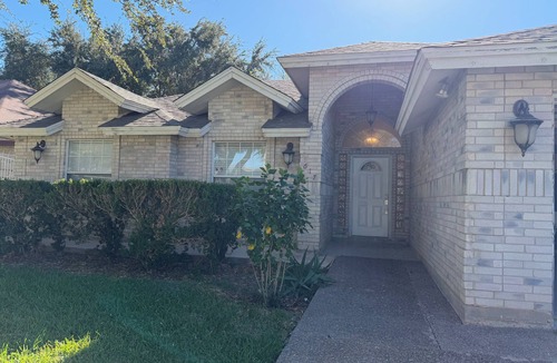 Bonanza House | Spacious 3BR/2BA Retreat in North Laredo