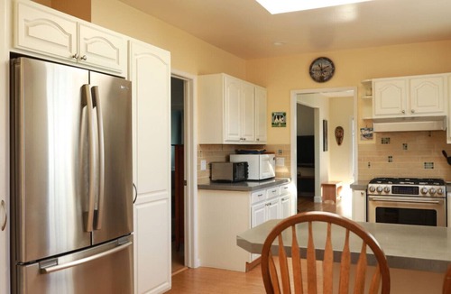 Sunnyside House | Spacious 3BR/2BA home with easy parking