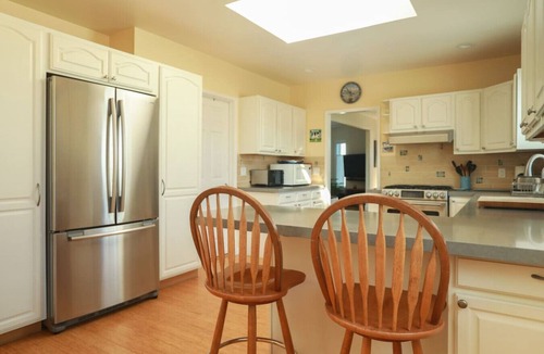 Sunnyside House | Spacious 3BR/2BA home with easy parking