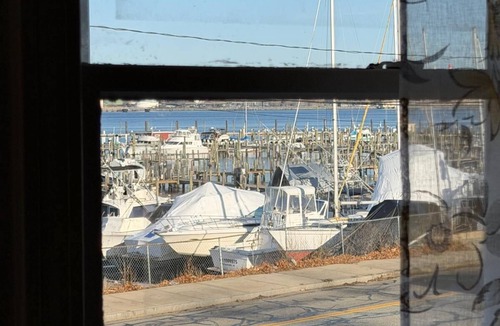 New London Apartment | Spacious 3BR/3BA Coastal Escape Near Beaches