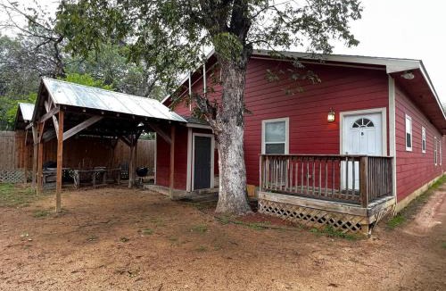 Five Points House | Spacious 3BR 3BA Sleeps 10 5 Min to River Walk