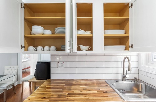 Roselle Apartment | Spacious 3BR 4 Beds Sleeps 8 Near Train Bus 112 Easy NYC Access