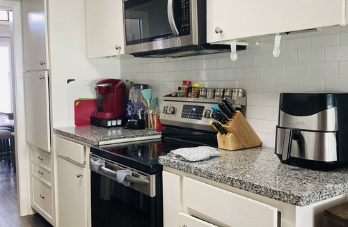 Texas City House | Spacious 3BR Brick Home, Sleeps 7❤️Free Parking❤️No Pet Fee❤️No Extra Guest Fee🏖️