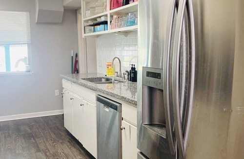 Texas City House | Spacious 3BR Brick Home, Sleeps 7❤️Free Parking❤️No Pet Fee❤️No Extra Guest Fee🏖️