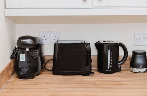 Peterborough House | Spacious 3BR Contractor Home in Peterborough