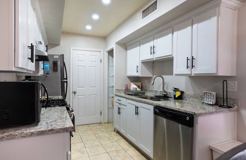 Biggs Field House | Spacious 3BR El Paso Stay | Great for Families, Nurses & Work Crews