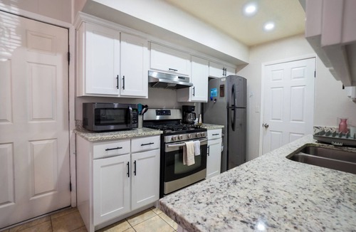 Biggs Field House | Spacious 3BR El Paso Stay | Great for Families, Nurses & Work Crews