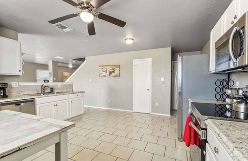 San Antonio House | Spacious 3BR Getaway, Near Downtown & Ft Sam