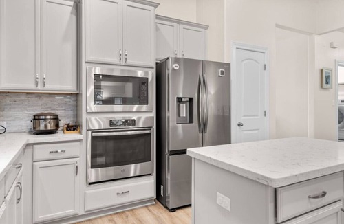 Leander House | Spacious 3BR Getaway w Dedicated Office | Sleeps 5