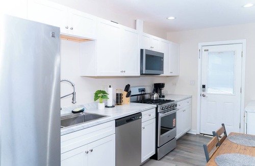 Carpentersville House | Spacious 3BR Home w/Lounge, Office & Big Backyard Near Fox River Trails