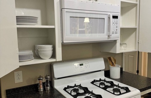 University Hills and Windsor Park House | Spacious 3BR Home in the Heart of Mueller, Austin