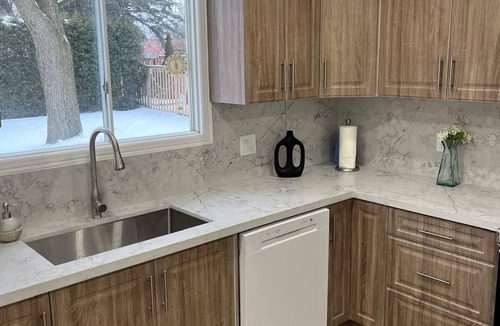 Waterloo House | Spacious 3BR Home|University of Waterloo& Laurier|Parking,Fast WiFi,Private Yard