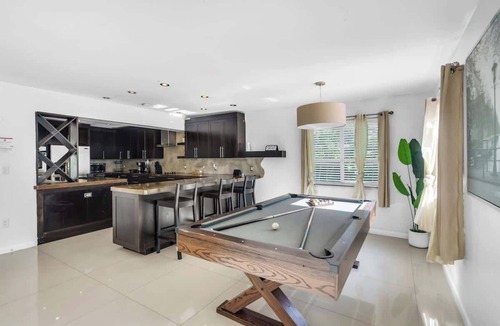 Golden Glades House | Spacious 3BR Home with Oversized Pool & Backyard
