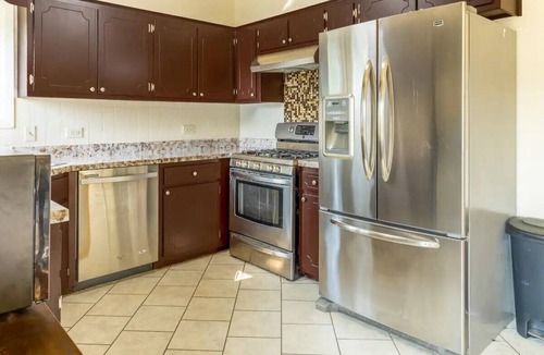 Richton Park House | Spacious 3br home near Chicago, fenced yard for pets