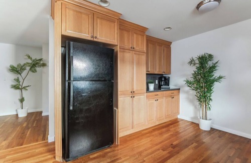 White Plains House | Spacious 3BR Home/Free Parking/Perfect for Families & Groups