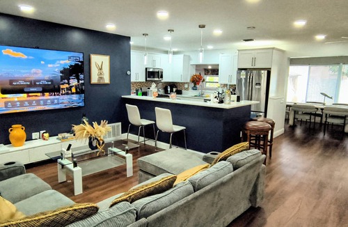 Miramar House | Spacious 3BR Home w/Arcade & Big TV