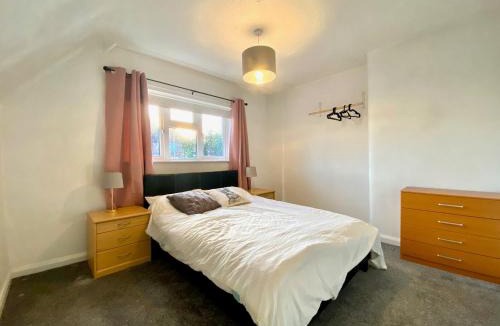 Northwich House | Spacious 3BR Home with Garden and Parking