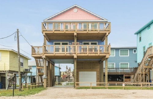 Surfside Beach House | Spacious 3BR House Only Steps To Surfside Beach, TX!