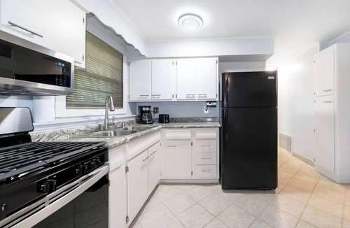 Miller Beach Cottage | Spacious 3BR House With Firepit & Grill, Near Beach