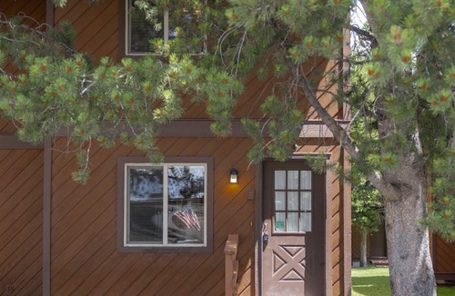 West Yellowstone House | Spacious 3BR in West Yellowstone, just 1 minute to the park. Homestead 8