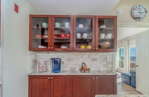 Highland Lake Estates Condo | Spacious 3BR Lakefront Sunset Condo w/Restaurant
