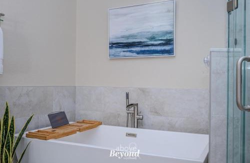 Highland Lake Estates Apartment | Spacious 3BR Lakefront Sunset Condo w Restaurant