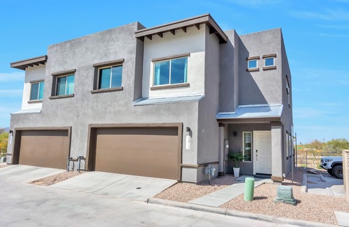 Casas Adobes House | Spacious 3BR/Loft house in marvelous Northwest Tucson with 2 car garage