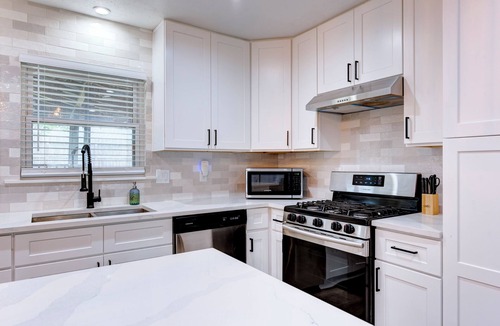 Spring Branch West House | Spacious 3BR near Memorial City, Backyard + Grill + Garage
