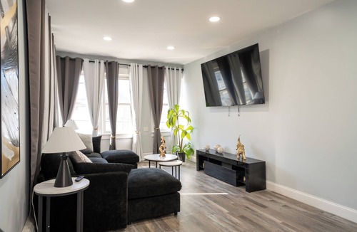 North Bergen House | Spacious 3BR Near NYC+ Free Parking +Stadium 10 Min