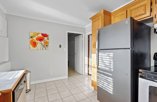 Waterford Valley Apartment | Spacious 3BR Parking Pet-Friendly