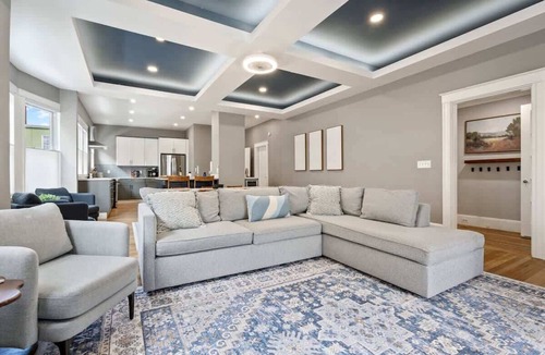 Deering Center Apartment | Spacious 3BR | Parking | W/D | 10 Min to Downtown