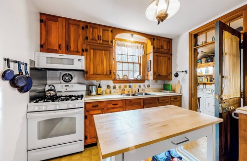 Madaket House | Spacious 3BR | Patio | Washer & Dryer