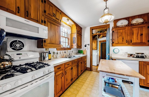 Madaket House | Spacious 3BR | Patio | Washer & Dryer