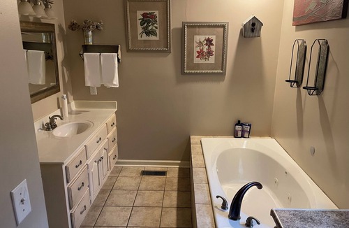 Athens House | Spacious 3BR Perfect for Work & Relaxation