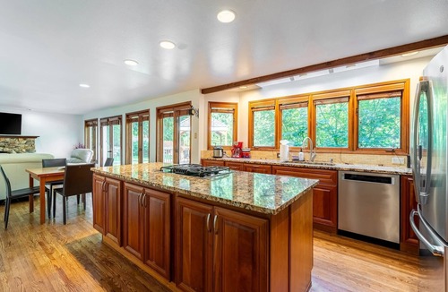 Overlake House | Spacious 3BR Redmond Home with Fireplace & BBQ