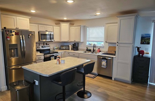 St. Robert House | Spacious 3BR Retreat Near Fort Leonard Wood