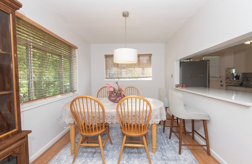 West Ridge House | Spacious 3BR Rogers Park Town House Budget-Friendly
