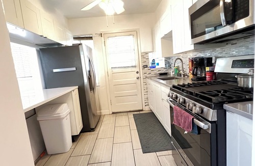 West Ridge House | Spacious 3BR Rogers Park Town House Budget-Friendly